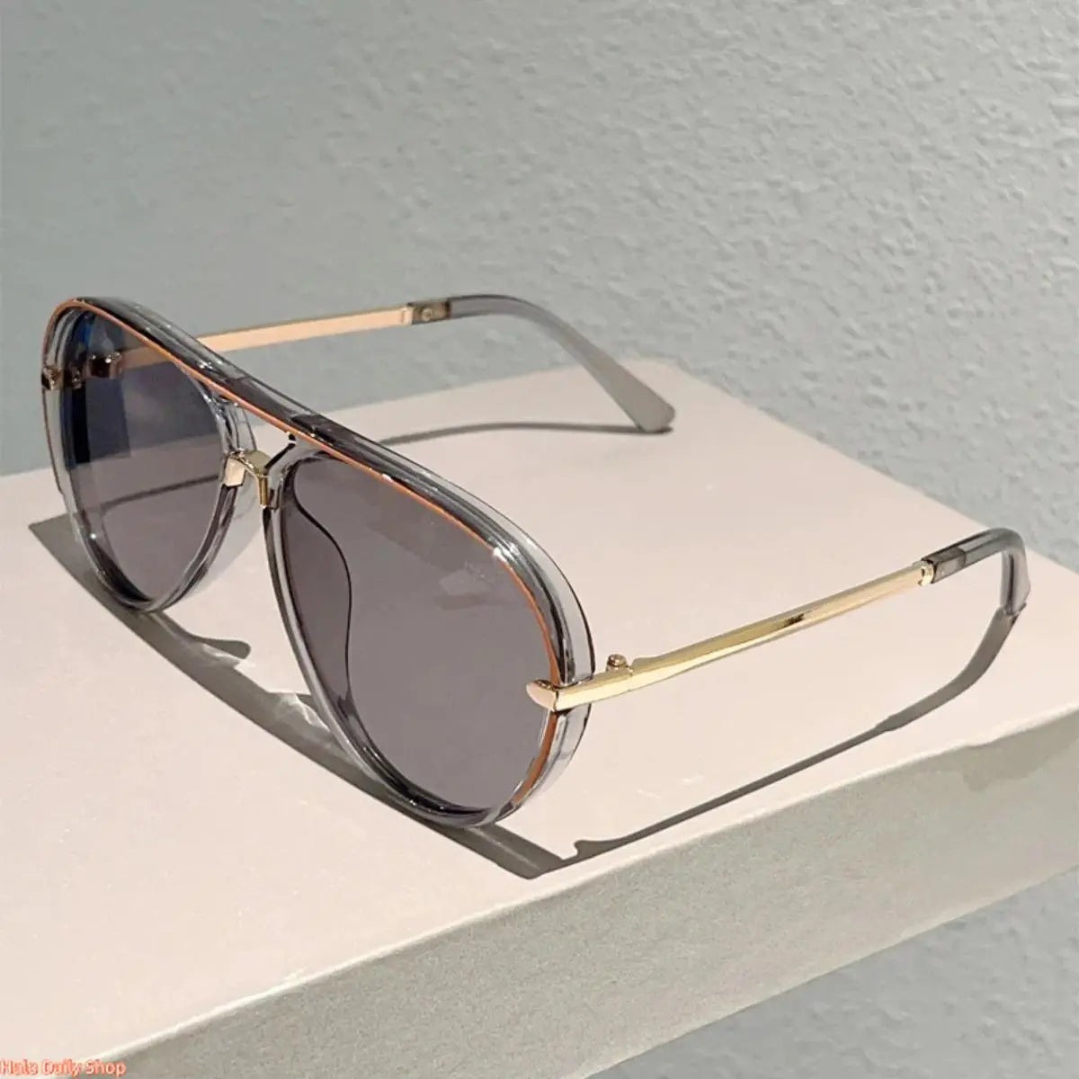 Retro Aviator Sunglasses for Women, with Trendy Casual Metal Frame Shades