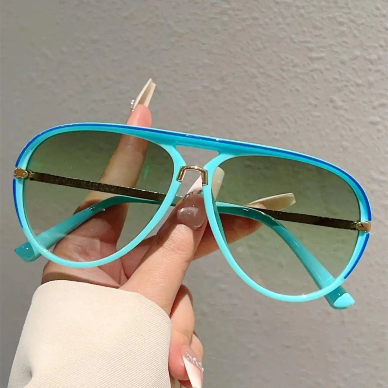 Retro Aviator Sunglasses for Women, with Trendy Casual Metal Frame Shades